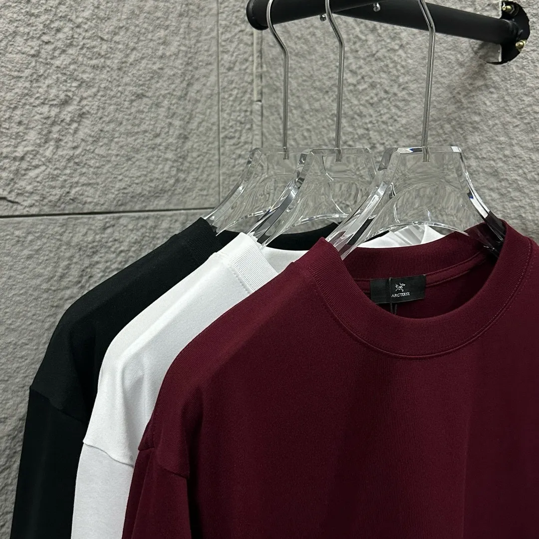 ARC'TERYX* * 2025 New Arrival Classic logo T Same Style ：Black White Size： S （90-130 ） M （120-150 ） L （140-165 ） XL （160-180 ） XXL （180 ）